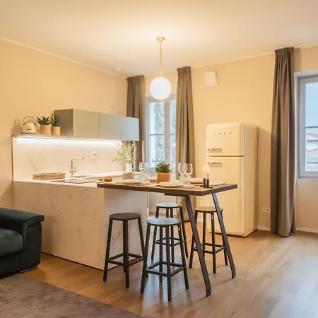 V On By Rent Apartment Como
