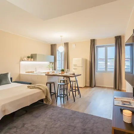 Apartment V On By Rent Como