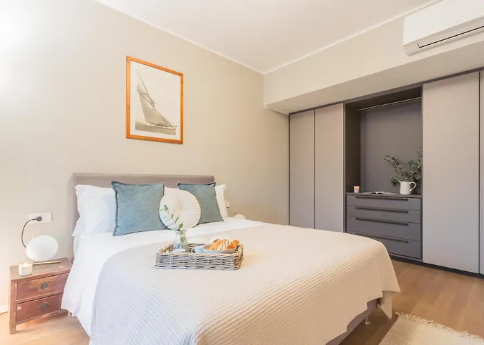 V. On Apartmán Como