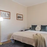 V On By Rent * Como